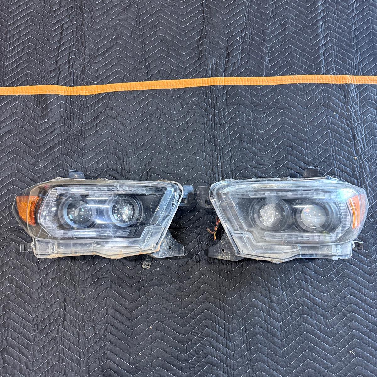 [OPEN BOX] Projector Headlights - Sequential LED Turn Signal | Signature Series Fits 2016-2023 Toyota Tacoma